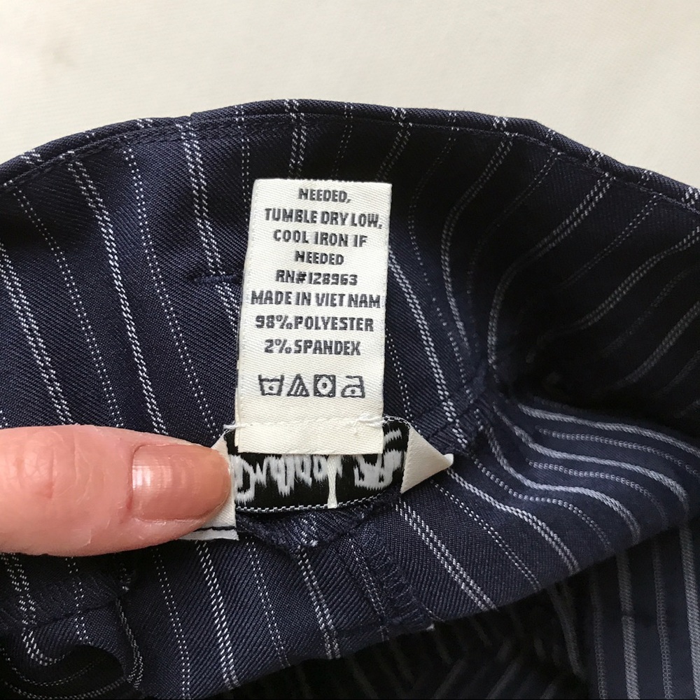 S/1️⃣2️⃣ - Dark Blue/White Stripe Baggy Pants! 💙 - Picture 7 of 8
